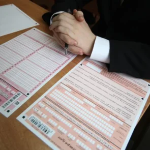 Родители учеников школы №1207 сдадут экзамен по русскому языку